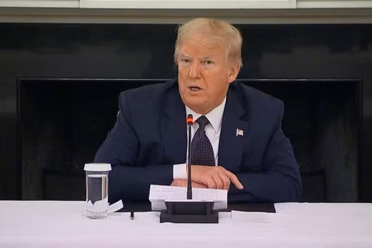Trump coi Hydroxychloroquine là thuốc trị Covid-19 bất chấp cảnh báo