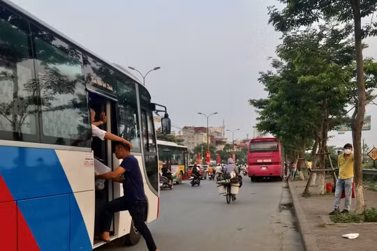 Hà Nội: Tổng kiểm soát xử lý phương tiện vi phạm, có bỏ quên “xe dù”...?