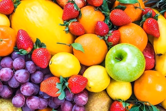 8 lợi ích bất ngờ từ việc ăn trái cây buổi sáng