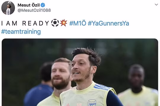 Mesut Ozil “tuyên chiến” Mikel Arteta trước cuộc đụng độ của Arsenal với Liverpool