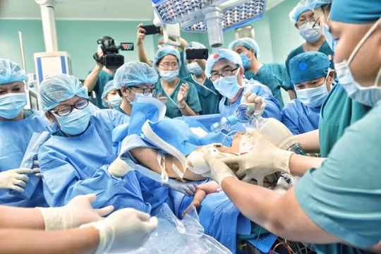 Tách rời thành công cặp song sinh Trúc Nhi - Diệu Nhi