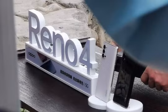 OPPO Reno 4 rò rỉ hình ảnh thực tế với 4 camera sau