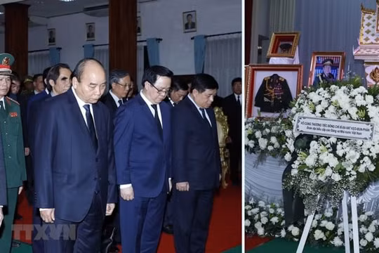 Thủ tướng Nguyễn Xuân Phúc viếng nguyên Thủ tướng Chính phủ Lào Sisavath Keobounphanh