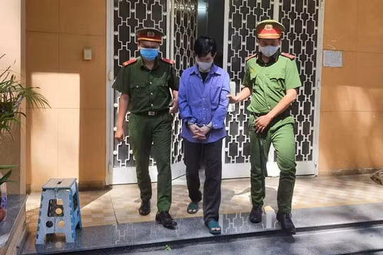 Bản án 20 năm tù cho gã xe ôm dở trò đội bại bé gái ở công viên