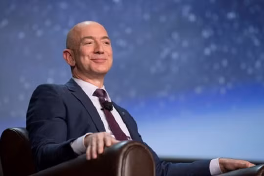 Ông chủ Amazon bỏ túi 24 tỷ USD bất chấp dịch Covid-19