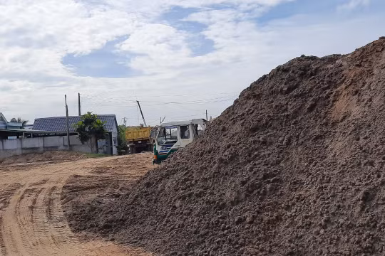 Tiền Giang:  Ai “chống lưng” cho nhiều bãi vật liệu xây dựng hoạt động gây ảnh hưởng cộng đồng?