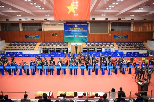 Khai mạc giải bóng bàn tranh Cúp Báo Hànộimới