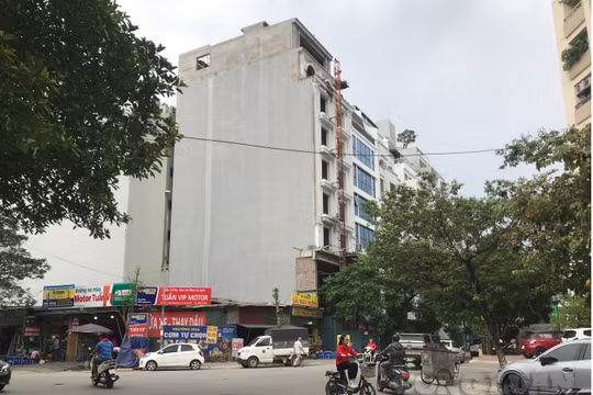 Hà Nội: Xử lý vi phạm trật tự xây dựng vẫn theo kiểu "bắt cóc bỏ đĩa"