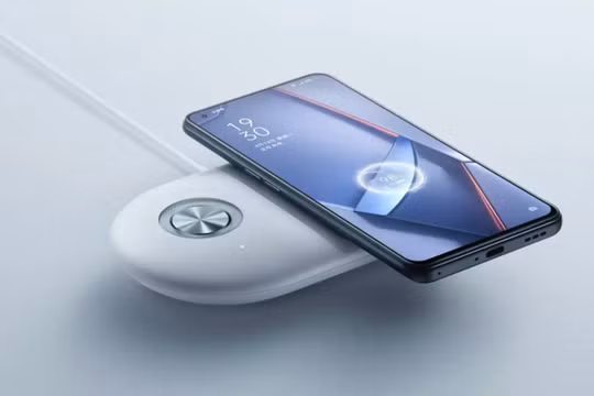 Sạc nhanh không dây 40W của OPPO làm chai pin nhanh hơn