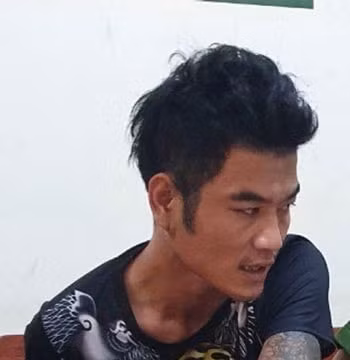 Bắt kẻ chạy xe phân khối lớn vận chuyển 6.000 viên ma túy tổng hợp