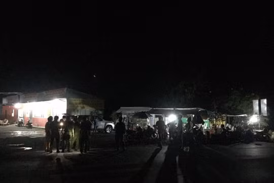 Hậu Giang: Truy tìm hành khách đi chung xe với người nhập cảnh có biểu hiện ho, sốt