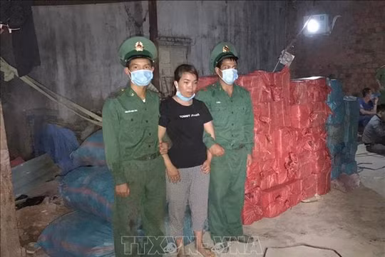 Kon Tum: Tạm giữ đối tượng vận chuyển 1,3 tấn pháo lậu bán kiếm lời