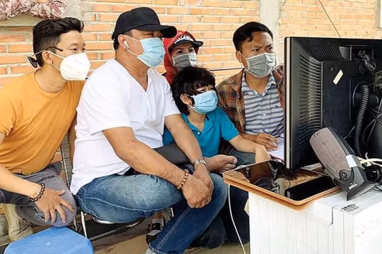 Hậu trường “dở khóc dở cười” của đoàn phim Việt mùa dịch Covid-19