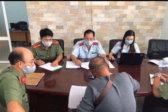 Phạt 10 triệu đồng hướng dẫn viên khoe dẫn đoàn khách trốn khỏi Đà Nẵng