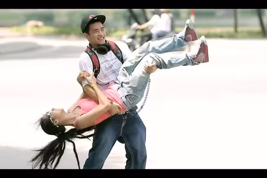 Đăng ảnh cũ, Suboi cho thấy cá tính riêng trong cách ăn mặc từ lúc còn tuổi teen