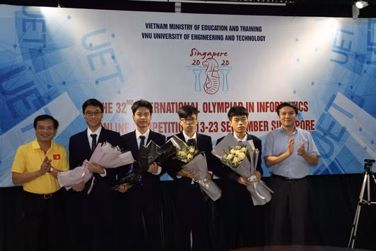 Đội tuyển Việt Nam giành Huy chương Vàng tại Olympic Tin học quốc tế 2020