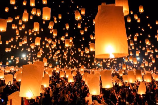 Lễ hội ánh sáng nổi tiếng của Thái Lan khiến nhiều chuyến bay bị hủy
