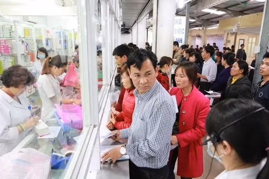 Không kéo dài hợp đồng lao động chuyên môn giáo dục, y tế trên 12 tháng