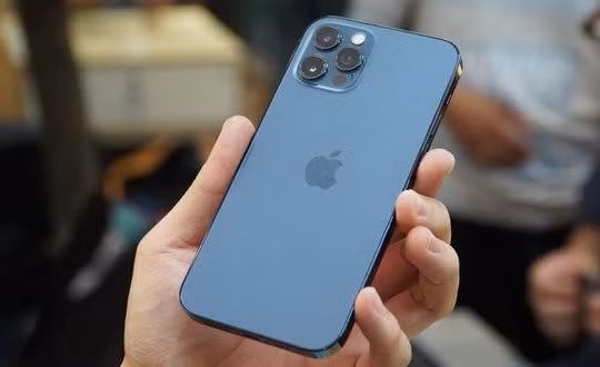 iPhone 12 Pro mới mua đã gặp lỗi hao pin dù người dùng không sử dụng