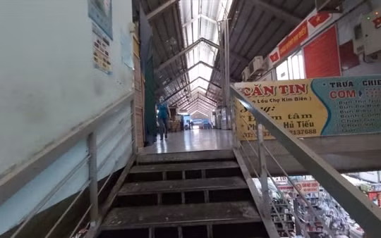 TP Hồ Chí Minh: Trưởng Ban quản lý chợ Kim Biên bị đâm tử vong
