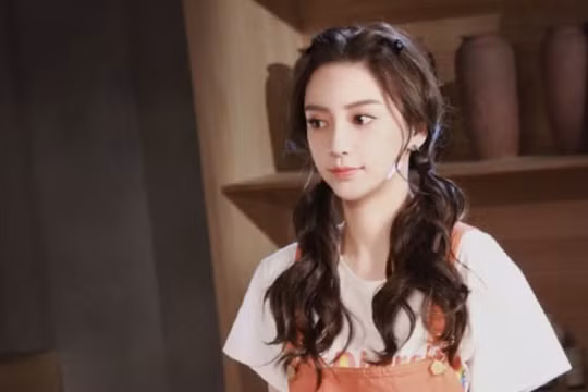  Angelababy xinh đẹp trong buổi ghi hình Keep Running