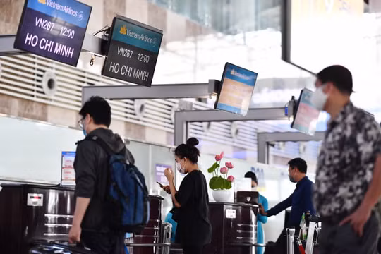 Vietnam Airlines khuyến cáo khách làm thủ tục sớm trước 2 tiếng tại Nội Bài và Tân Sơn Nhất