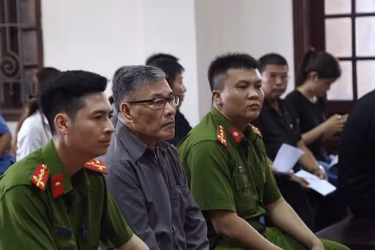 Thái Nguyên: Đang xét xử vụ anh trai "cuồng sát" cả nhà em gái