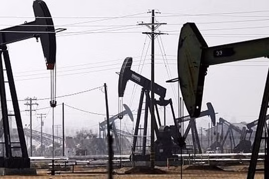 Giá xăng dầu hôm nay 8/7: OPEC+ cắt giảm sản lượng, giá dầu tiếp tục tăng cao