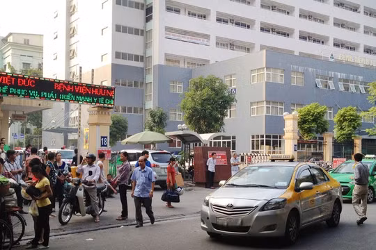 Thay thế thành công động mạch chủ cho bé trai 8 tuổi