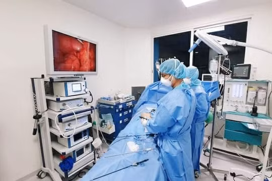 Nuốt gần 20 viên nam châm, bé trai 3 tuổi phải cắt nối ruột