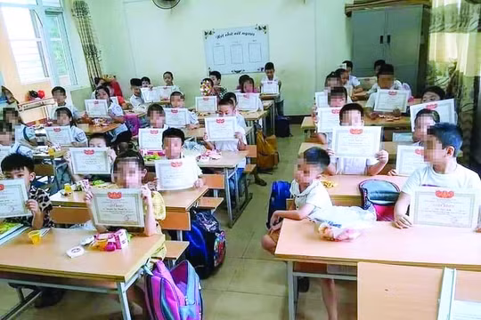 Quy định mới về đánh giá học sinh tiểu học: Có ngăn chặn mưa giấy khen vào cuối năm học?