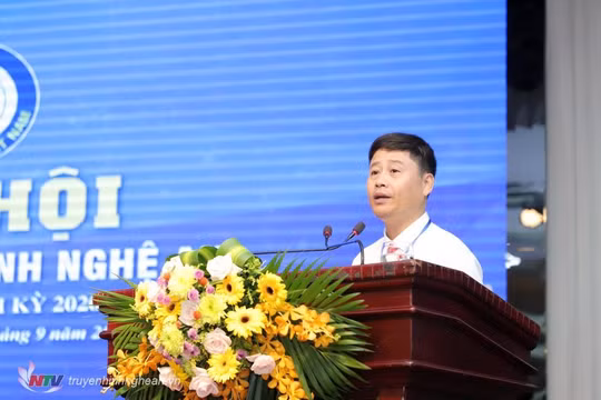 Ông Trần Minh Ngọc - Phó Giám đốc Đài PT-TH tỉnh được bầu giữ chức Chủ tịch Hội Nhà báo Nghệ An