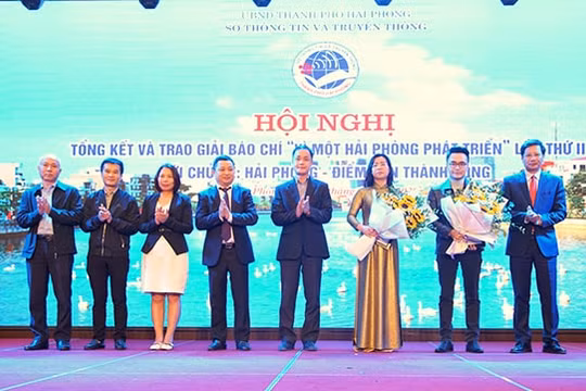 Trao giải báo chí “Vì một Hải Phòng phát triển” lần thứ II