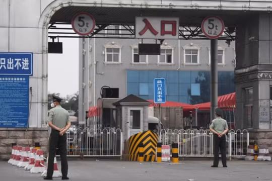 Trung Quốc phong tỏa thành phố cách Bắc Kinh 150 km