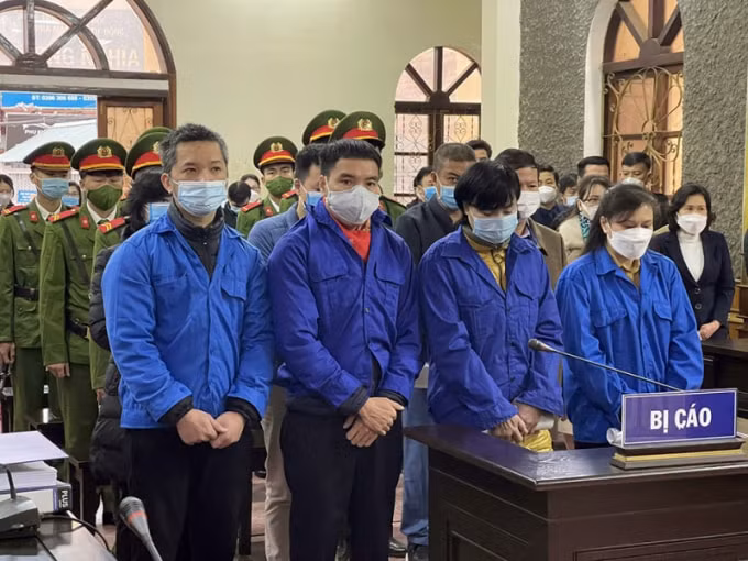 vi pham quy dinh ve dau thau nguyen giam doc so y te son la va dong pham hau toa hinh 2