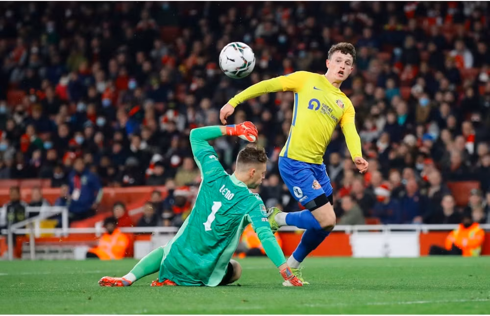 arsenal danh bai sunderland de vao ban ket league cup hinh 4