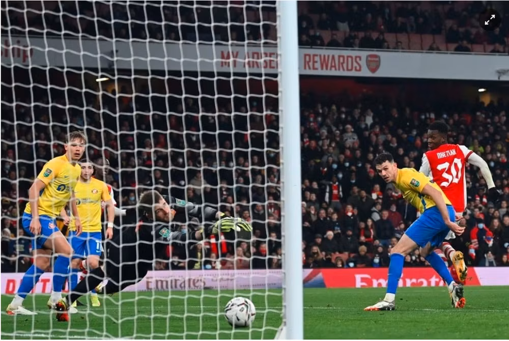arsenal danh bai sunderland de vao ban ket league cup hinh 6