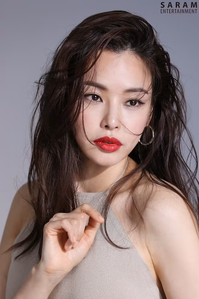 hoa hau dep nhat han quoc honey lee chinh thuc len xe hoa hinh 3