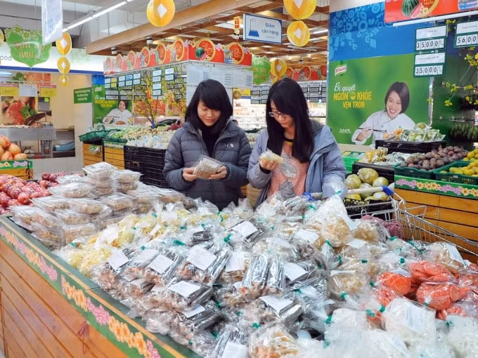 Nhu cầu tiêu dùng, kinh doanh luôn bùng nổ dịp cận Tết.