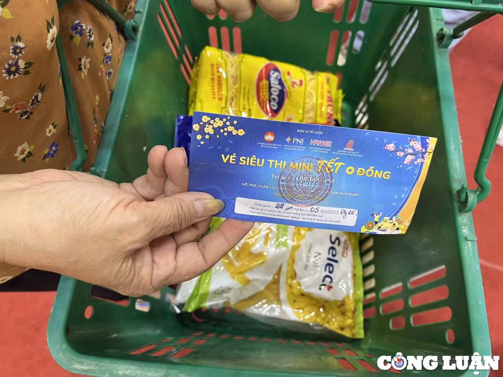 gan 20000 nguoi dan ngheo se duoc sam tet mien phi tai sieu thi mini 0 dong hinh 4