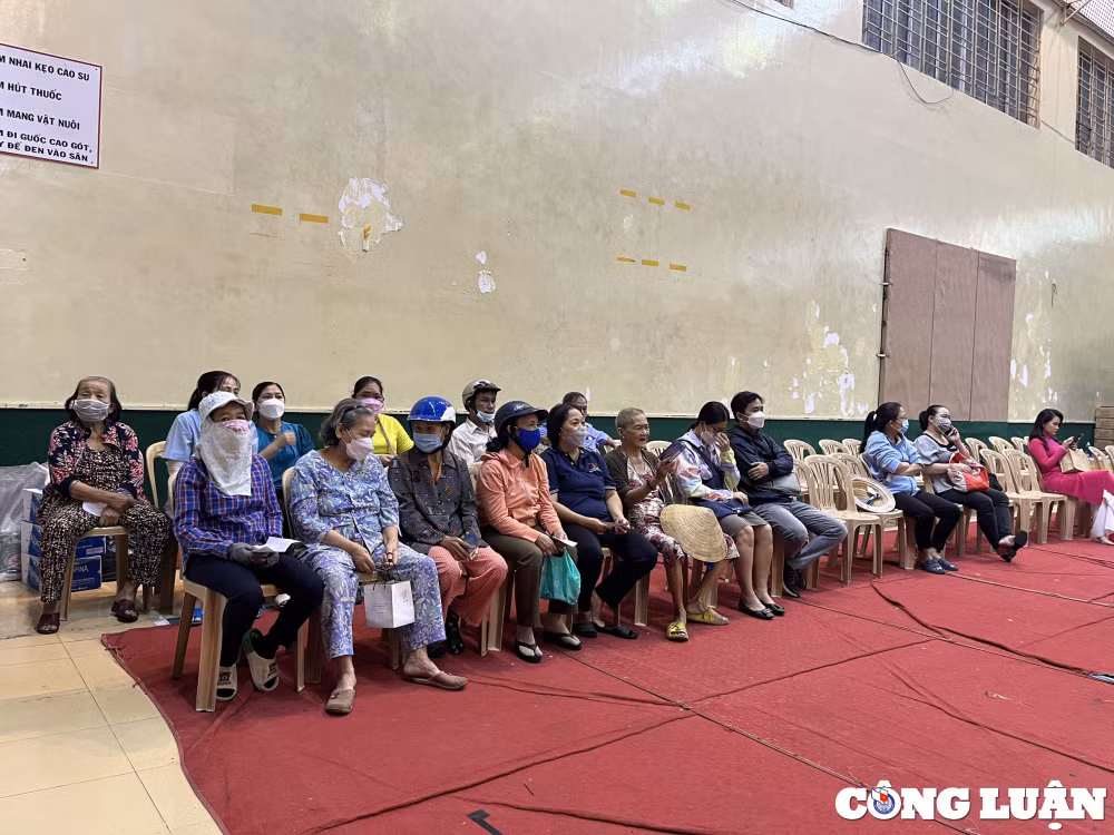 gan 20000 nguoi dan ngheo se duoc sam tet mien phi tai sieu thi mini 0 dong hinh 10