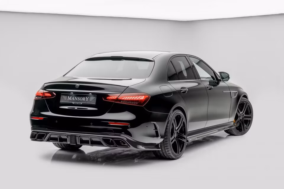 mercedes amg e 63 s ban nang cap mansory manh 900 ma luc hinh 2