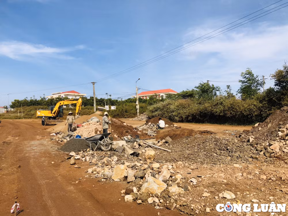 vuong giai phong mat bang con duong 320 ty o gia lai van ngon ngang cham tien do hinh 1