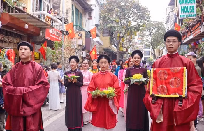tai hien cac nghi le tet co truyen tai pho co ha noi hinh 4