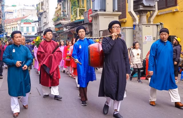 tai hien cac nghi le tet co truyen tai pho co ha noi hinh 5