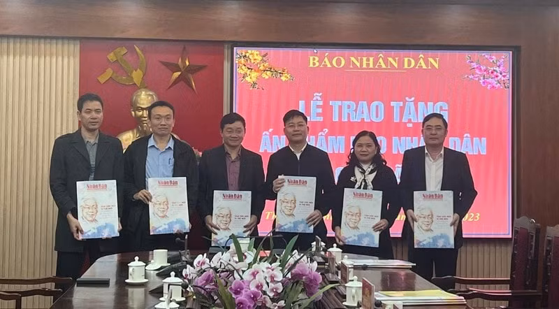 trao tang gan 3000 an pham nhan dan xuan quy mao cho bo doi bien phong hinh 1