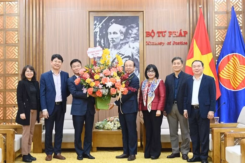 thu truong phan chi hieu lam chu tich vien han lam khoa hoc xa hoi viet nam hinh 2