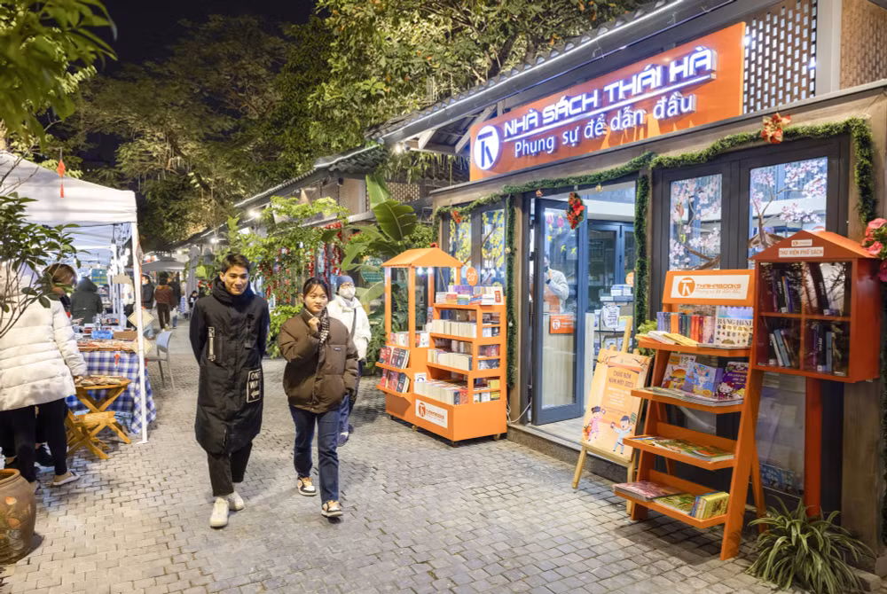 ha noi nhieu hoat dong tai pho sach cuoi tuan hinh 2