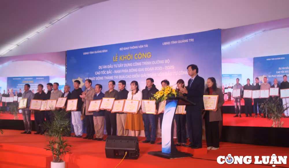 nguoi dan vui mung chung kien le khoi cong cao toc van ninh cam lo hinh 2