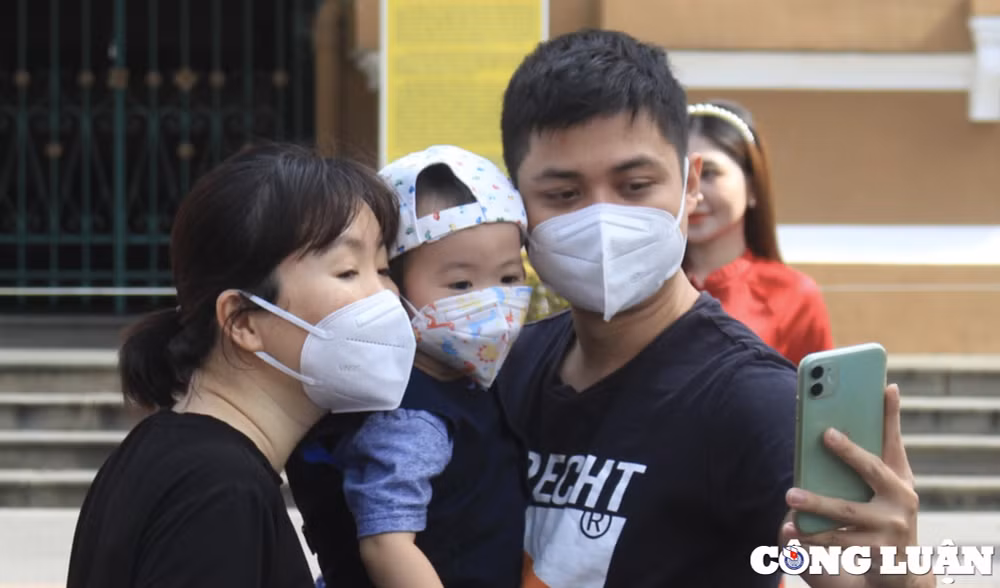 nguoi dan do ve trung tam tp hcm vui choi ngay dau nam 2023 hinh 7